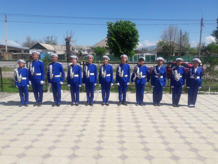 Сапта жүріп ән айту