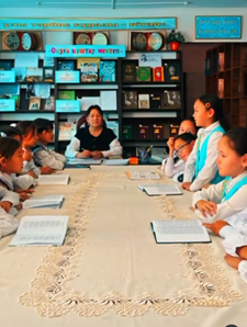 Юрий Гагарин атындағы орта мектебінде "Жас Ұлан" ұйым мүшелері "Еңсесі биік- Егеменді ел" тақырыбында мәнерлеп өлең оқу байқауын өткізді.